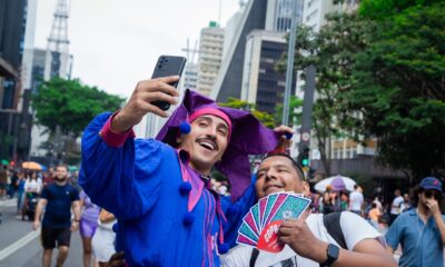 Um Joker está interagindo com o público nas ruas de São Paulo e Belo Horizonte